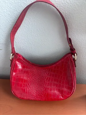 NWOT Red Croc-Embossed Italian Leather Shoulder Bag with Gold Chain thumbnail 3