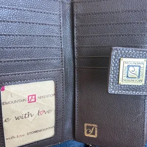 Stone Mountain Brown Pebble  Made With Love Wallet EUC thumbnail 5