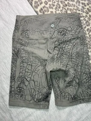 Lululemon Wunder Train High-Rise Short 8" thumbnail 2
