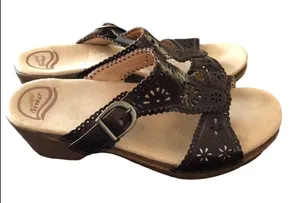 Dansko Womens Slip On Sandal Brown Tan EU 40 Sapphire 9.5 Lasercut Minimalist thumbnail 1
