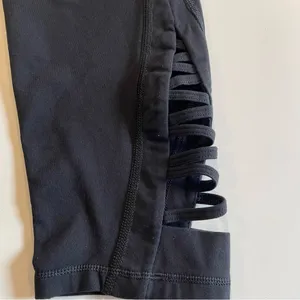 Athleta Mind over Mat Capri Lattice Cut Out Leggings Women’s size small Black thumbnail 6