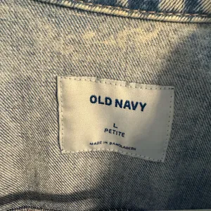 Old Navy Distressed Denim Jacket thumbnail 5