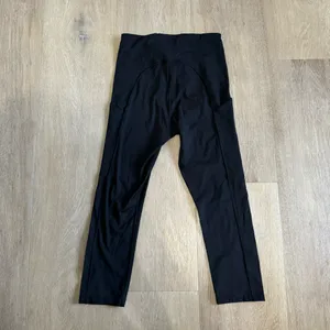 Athleta Black Ultimate Stash Crop Legging thumbnail 6