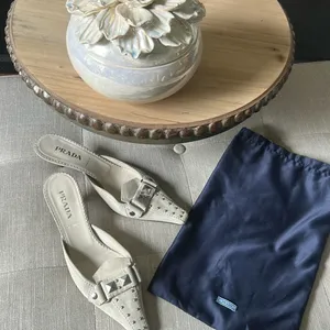 Prada Creme Suede Pointed Toe Kitten Heels Size 37.5 thumbnail 10