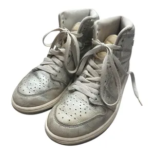 Jordan 1 Retro High OG‎ Metallic Silver FN6622-001 Womens 8 Sneakers thumbnail 1
