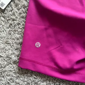Lululemon Shorts s6 inch thumbnail 2