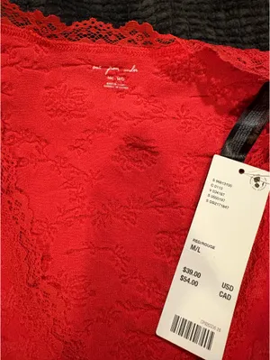 Urban Outfitters Top thumbnail 2