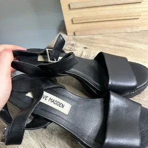 Steve Madden Women’s 8 Maurra Black Leather Heeled Platform Sandals Goth Chunky thumbnail 7