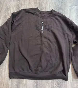 Boutique Embroidered sweatshirt thumbnail 1