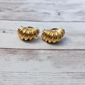 Vintage Clip On Earrings - Statement Ribbed Half Hoop Gold Tone Large thumbnail 4