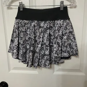 Aerie Offline Real‎ Me Gray Floral Skort S thumbnail 7