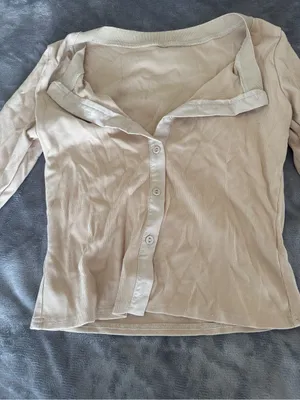 Aritzia Light Beige Button-Front Women's 3/4 long sleeve Top thumbnail 2