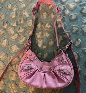 Pink purse thumbnail 1