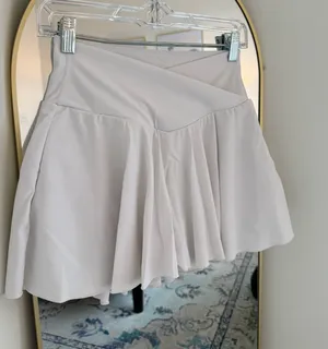 White Athletic Skirt Size M thumbnail 1