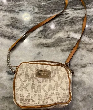 Crossbody thumbnail 1