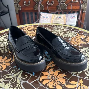 DKNY BLACK PATENT LEATHER LIAFER Sz: 5.5 thumbnail 2