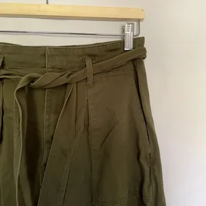 Lulus olive green paperbag pants women's size L trousers‎ pockets belted cotton thumbnail 2