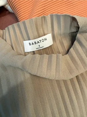 Babaton Aritzia Women's Long-Sleeve Ribbed Mock Neck Top - Beige Sz S thumbnail 5