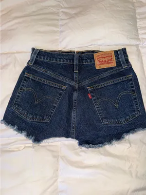 Levi’s High-Waisted Denim Shorts thumbnail 2