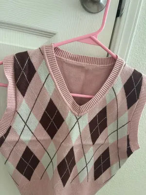 pink sweater vest Size L thumbnail 2