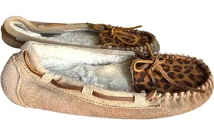 Womens Buckle Minnetonka Leopard Sally Moccasin Leather Slippers - Sz 7 thumbnail 1