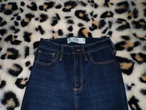 Hollister High-Rise Flare Jeans thumbnail 3