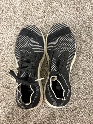 Adidas Women’s Black Ultraboost Sneakers - Black/White thumbnail 6
