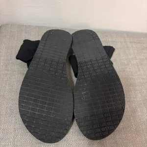 Sanuk Yoga Mat‎ Sling 2 Sandals Women 8 Black Fabric Wrap Comfort Flip Flop Boho thumbnail 4