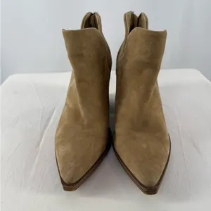 Steve Madden Camryn Suede Poined‎ Toe Bootie in Taupe Size 8.5 thumbnail 4