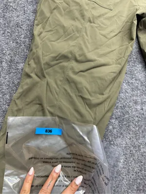 Mountain Hardwear women's Medium Olive Green Active Stretch outdoors Pants thumbnail 6