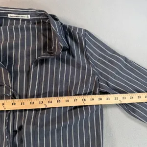 Abercrombie & Fitch Navy Pinstripe Tie Front Long Sleeve Top Womens Medium M thumbnail 4