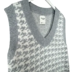 Abercrombie & Fitch Houndstooth Sweater Vest Gray‎ S V-Neck Knit Preppy Layering thumbnail 3