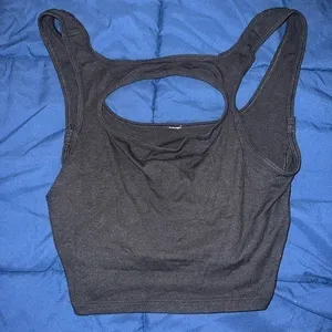 Lululemon LA Front Cutout Crop‎ Tank Size 4/6 thumbnail 1