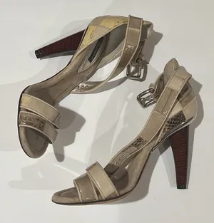 Dolce & Gabbana cream heels thumbnail 1