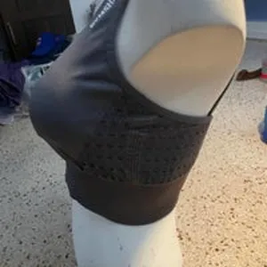 Gymshark sports bra gray thumbnail 4
