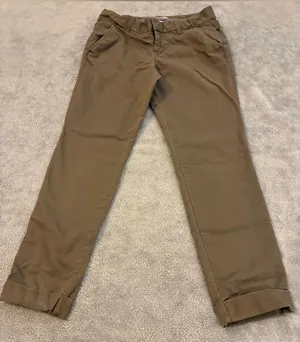Women’s Old Navy Khaki Pants in Brown Size 2… 98% Cotton thumbnail 1
