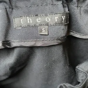 Quiet Luxury Minimalist Cropped Jacket Black Theory Snap‎ Front Chic Modern S thumbnail 6