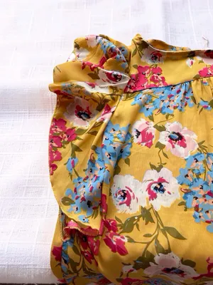 Umgee Floral V‑Neck Blouse NWT – M – Lightweight Polyester thumbnail 6