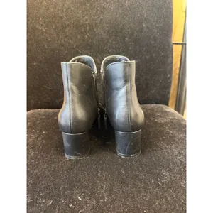 Cole Haan Black Leather Pointed Toe Block Heel Ankle Boots W14979 Size 8.5B thumbnail 2