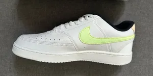 Women’s Nike Court Vision Low Sneakers thumbnail 1