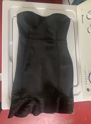 Pretty Little Thing Black Dress thumbnail 4