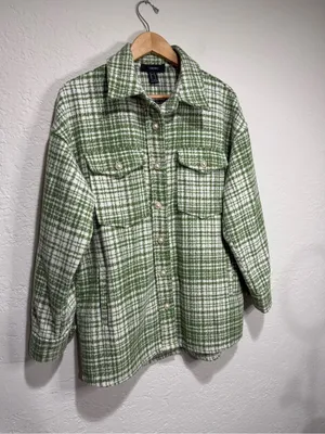 Forever 21 Green & White Tweed Houndstooth Shacket Pearl Buttons Medium thumbnail 2