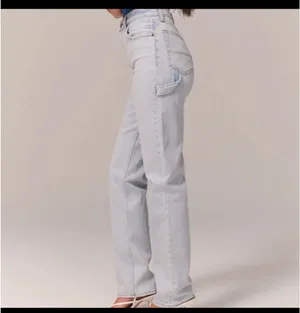 Abercrombie High-Rise Jeans 90s Straight thumbnail 2