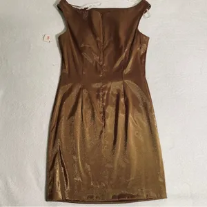 Cachet Structured Metallic
Dress Size 8 thumbnail 7