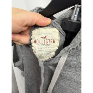 Hollister‎ Original Y2K Grey Hooded Half Sleeve Pullover Jersey Casual Top Sz M thumbnail 4