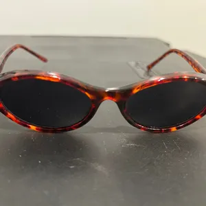 Tortoise Shell Oval Sunglasses Brown thumbnail 11