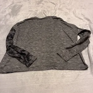 Spyder Heather Gray Active Top Oversized S Soft Camouflage MSRP $68 thumbnail 7