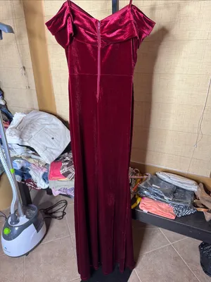 Windsor Gemma Burgundy Velvet Off Shoulder Mermaid Gown Size XS thumbnail 11