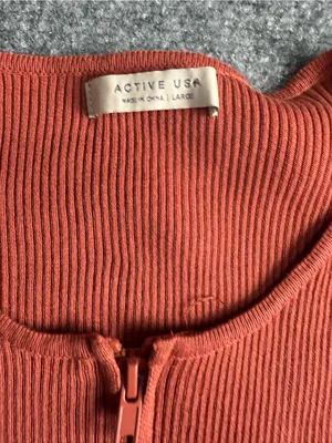 Active USA Woman’s Large stretchy Brick Red Zip-Up Sweater and under shirt thumbnail 4