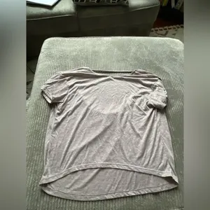 Piece Apparel Open Back Scoop‎ T Shirt Medium thumbnail 3